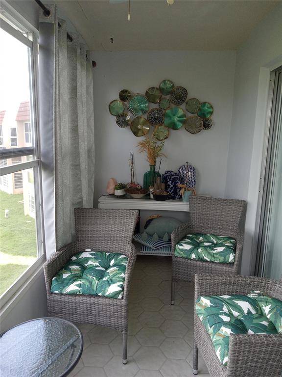 Sunrise, FL 33322,9020 Sunrise Lakes Blvd #304