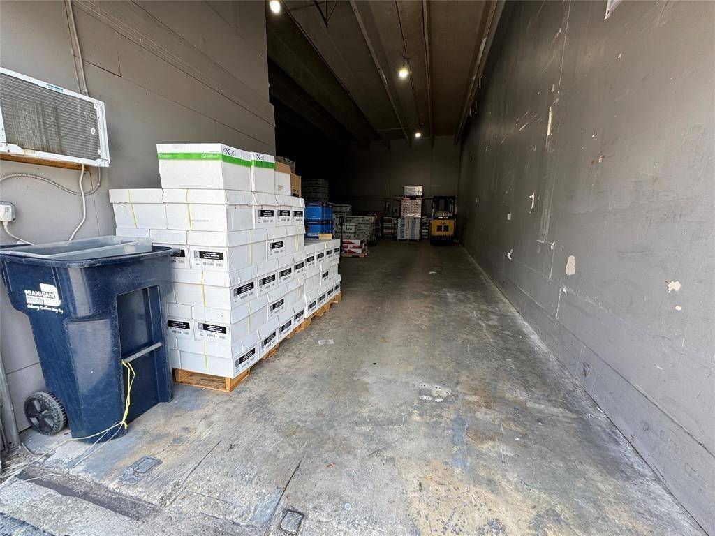 Hialeah, FL 33012,3901 W 18th Ave #901a