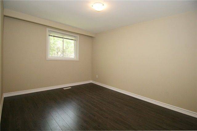 Markham, ON L3T 2H5,1 Mira RD