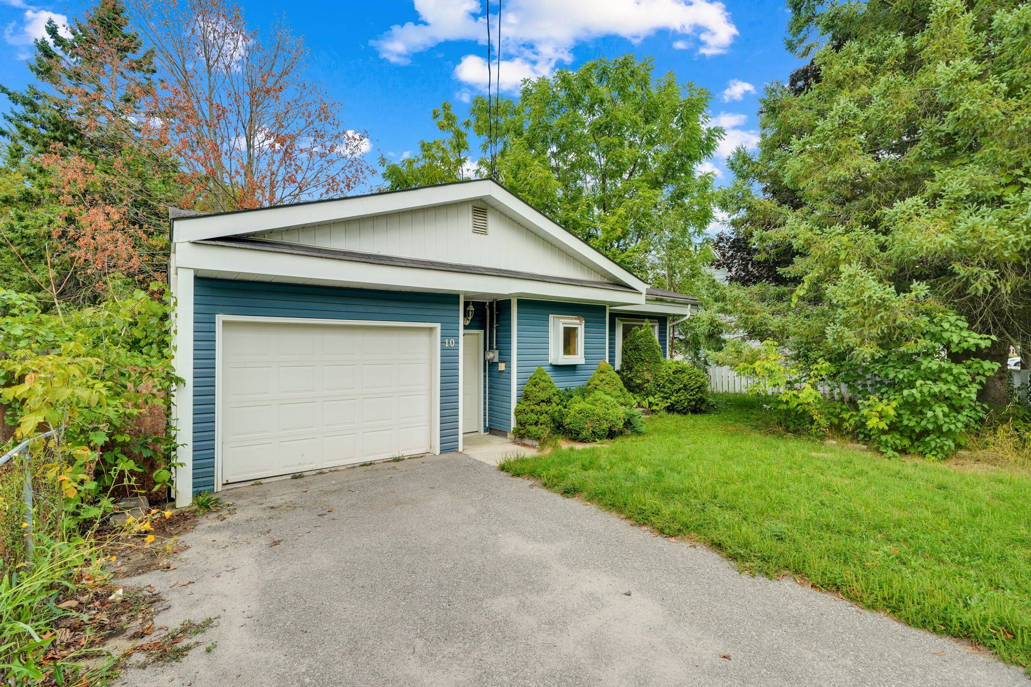 Penetanguishene, ON L9M 1C8,10 Leonard AVE