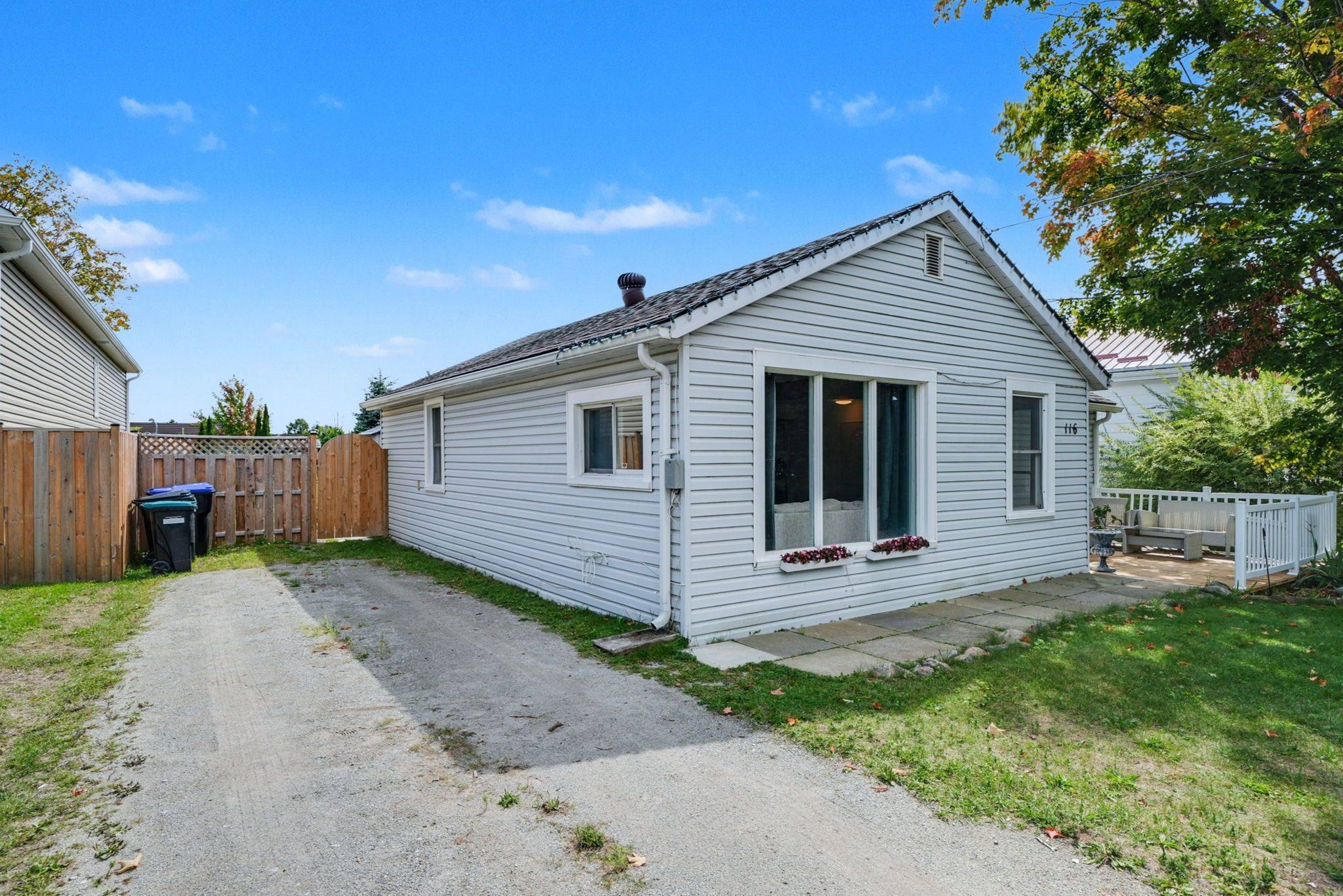 Penetanguishene, ON L9M 1J2,116 Robert ST E