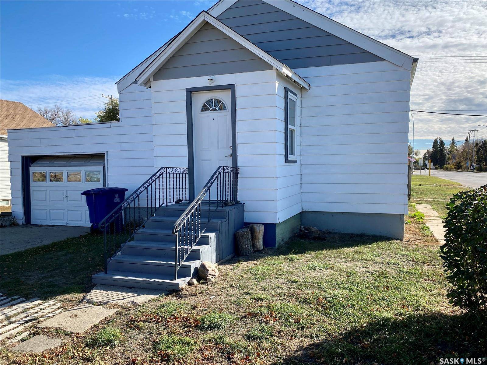 Outlook, SK S0L 2N0,319 Railway AVENUE