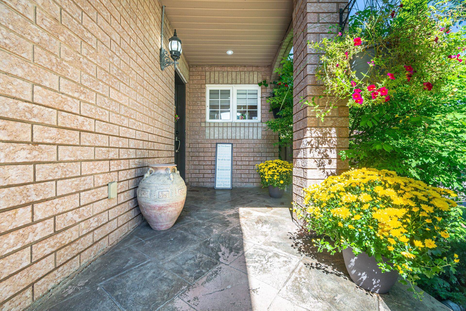 Brampton, ON L7A 1J7,2 Melrose GDNS