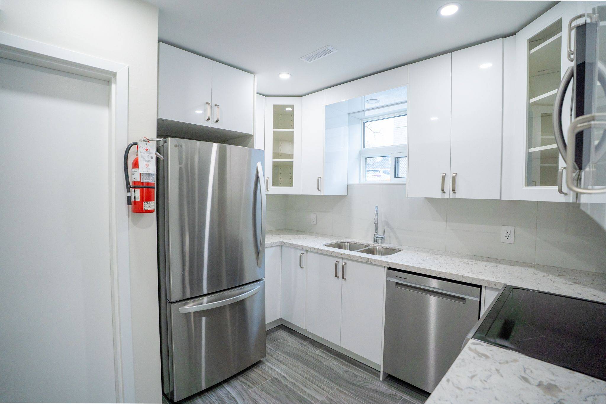 Mississauga, ON L5H 1L5,19 Queen ST W #1