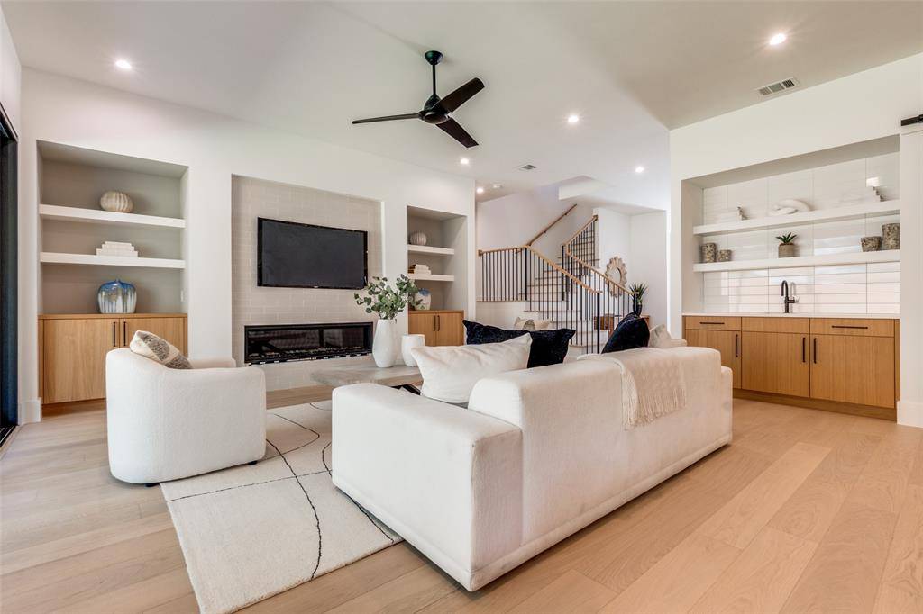 Dallas, TX 75209,5321 Emerson Avenue