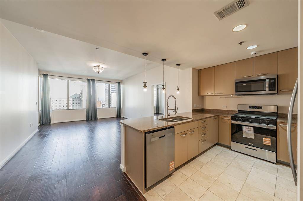 Dallas, TX 75202,1200 Main Street #2010