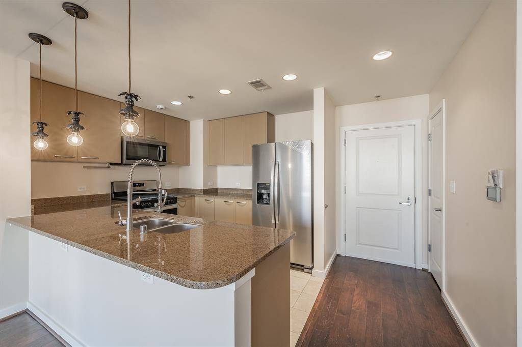 Dallas, TX 75202,1200 Main Street #2010