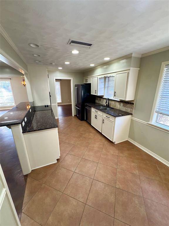 Shreveport, LA 71105,710 Robards