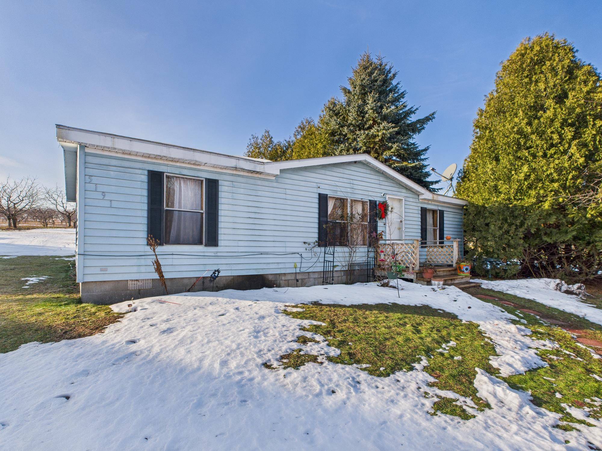 Northport, MI 49670,5221 N Overlook RD