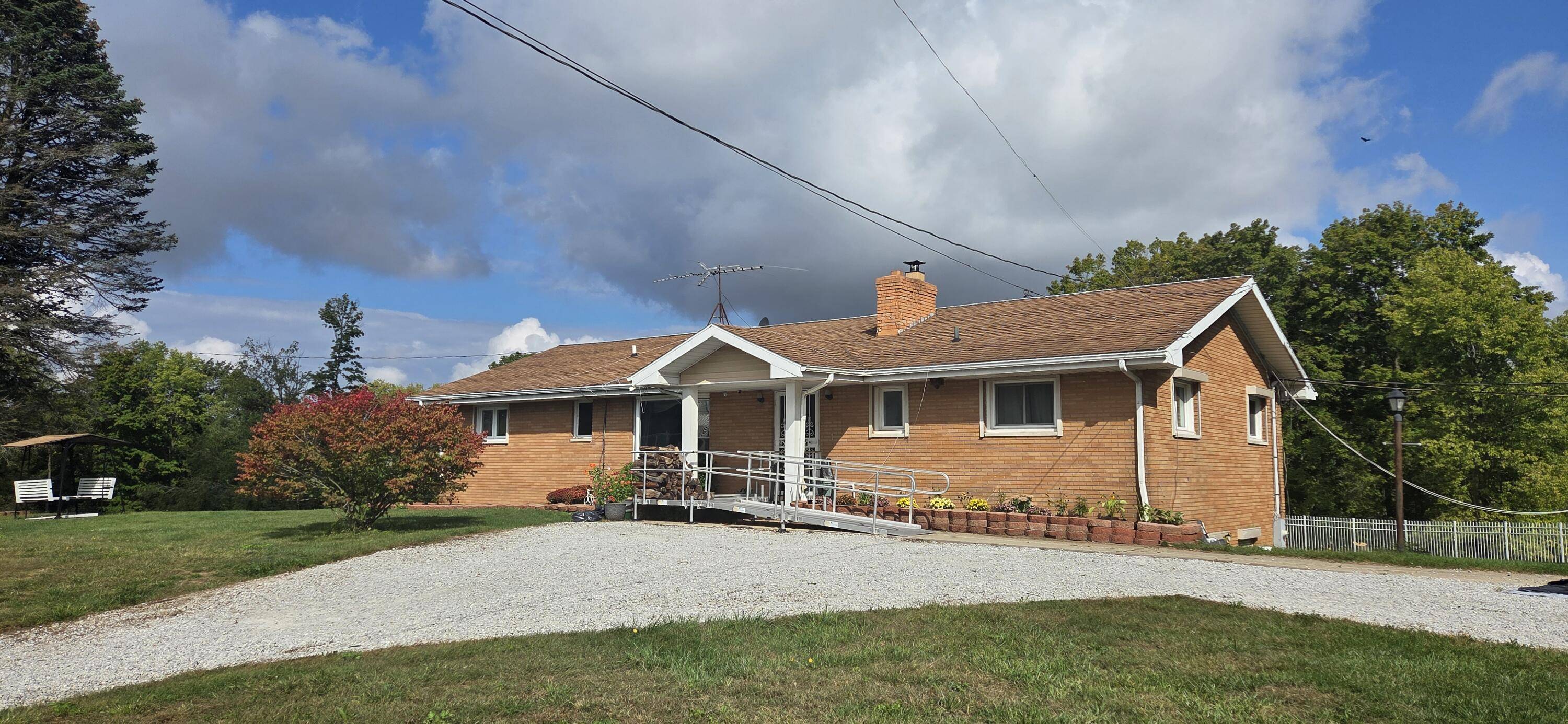 Three Oaks, MI 49128,5563 Spring Creek RD