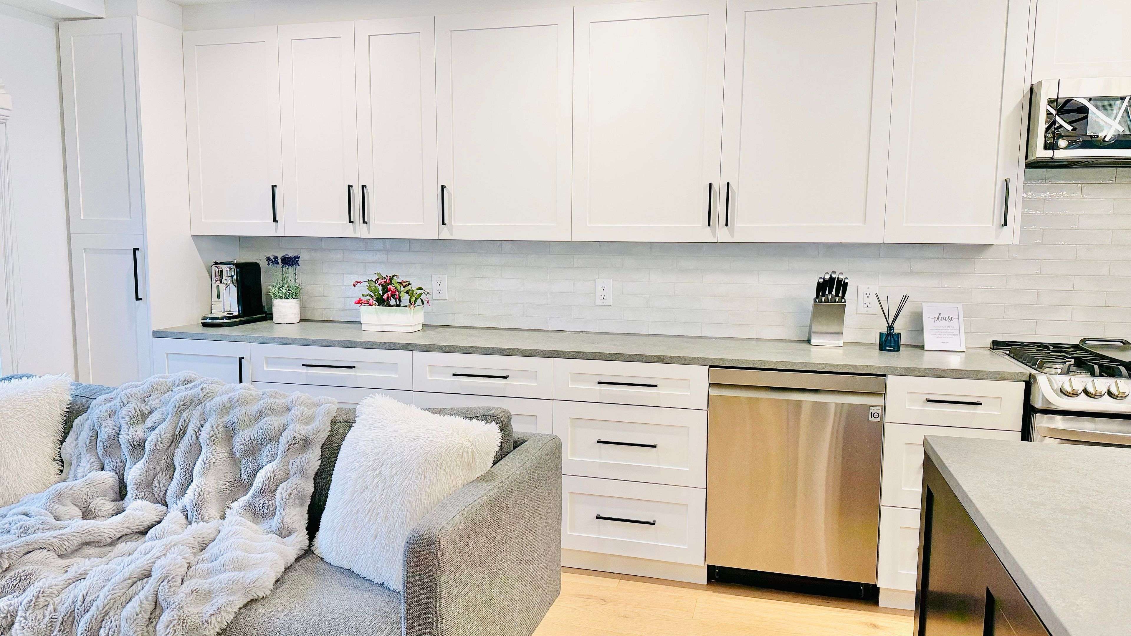 Toronto C02, ON M5R 1K9,646 Davenport RD