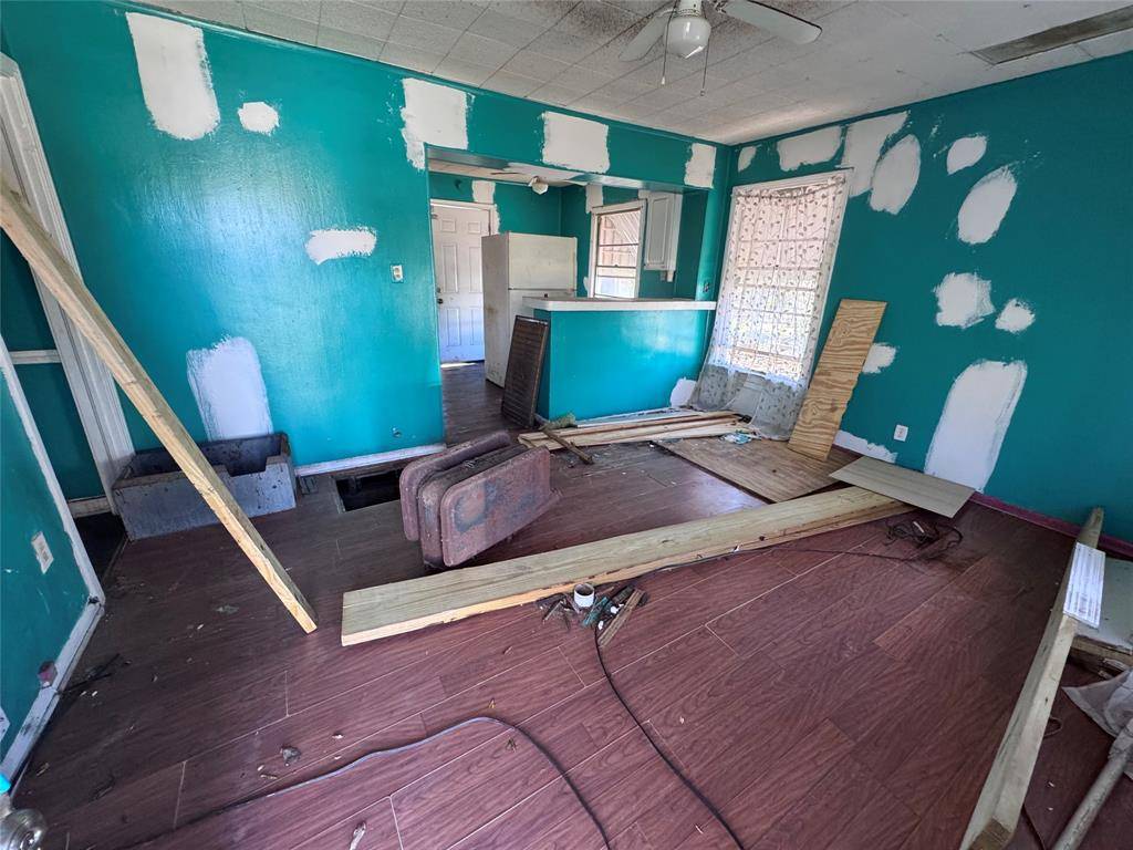 Dallas, TX 75217,8650 Comer Drive