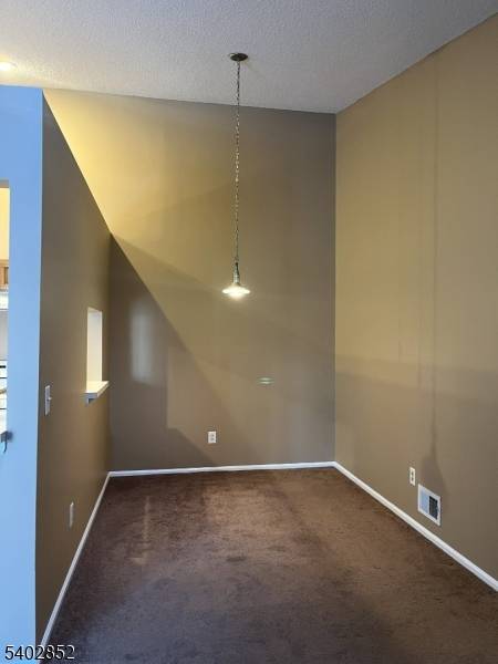 Mahwah Twp., NJ 07430,611 Lilac Ln