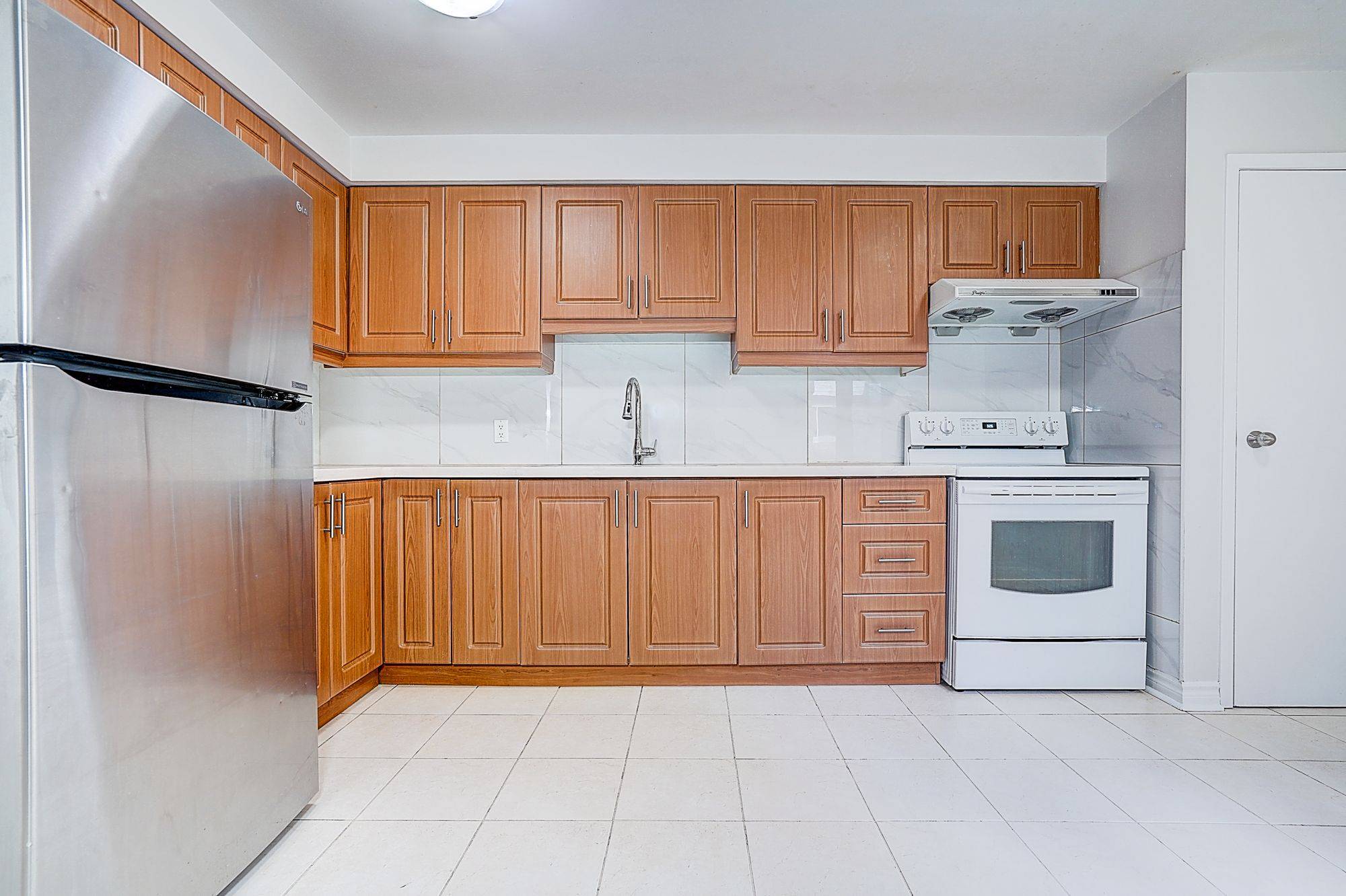 Toronto E07, ON M1V 2B1,48 Green Spring DR