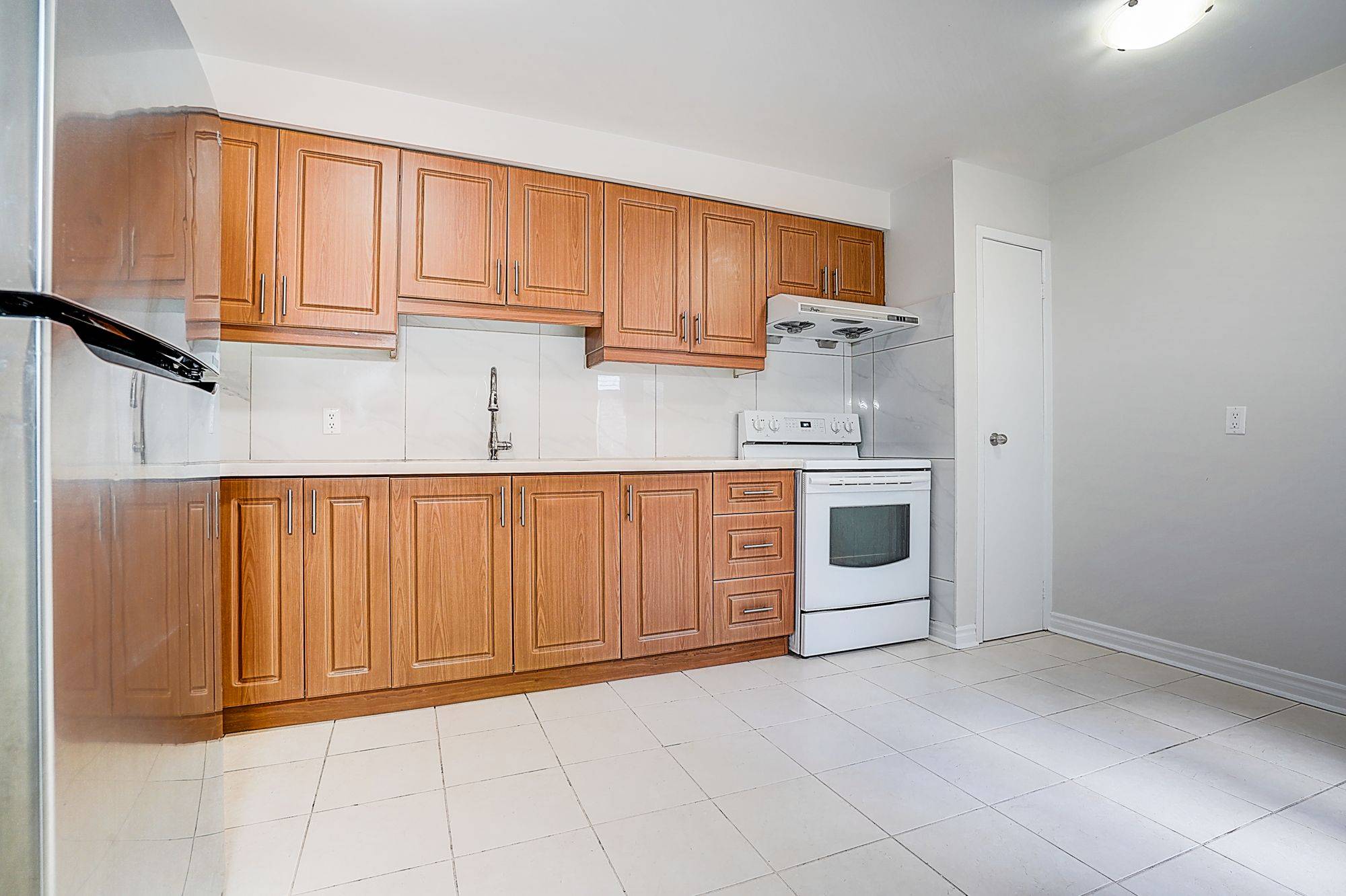 Toronto E07, ON M1V 2B1,48 Green Spring DR