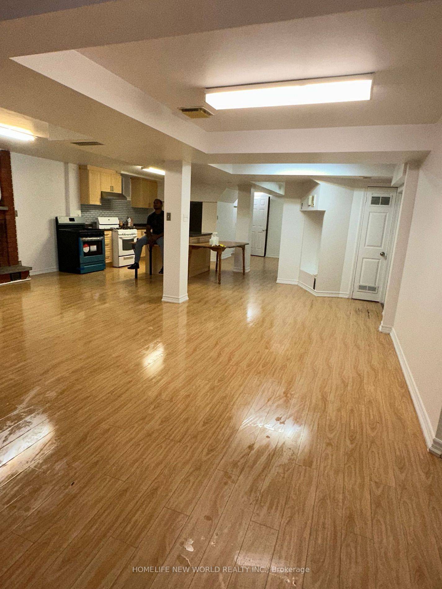 Toronto E09, ON M1H 2P6,6 Stoneton DR #Bsm