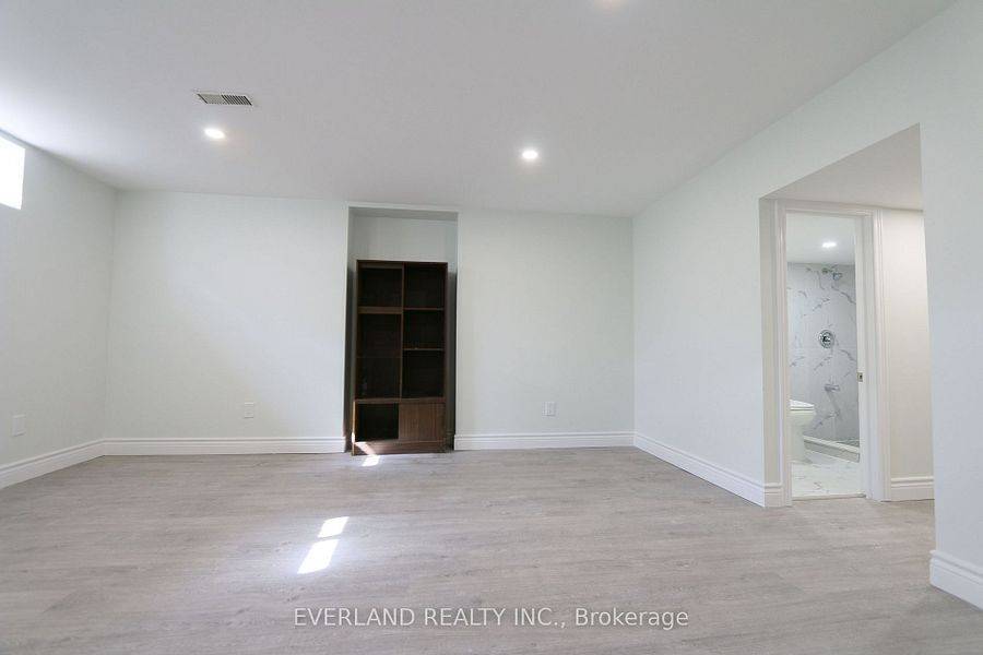 Toronto E11, ON M1X 2C3,4 Hepatica ST #Basment