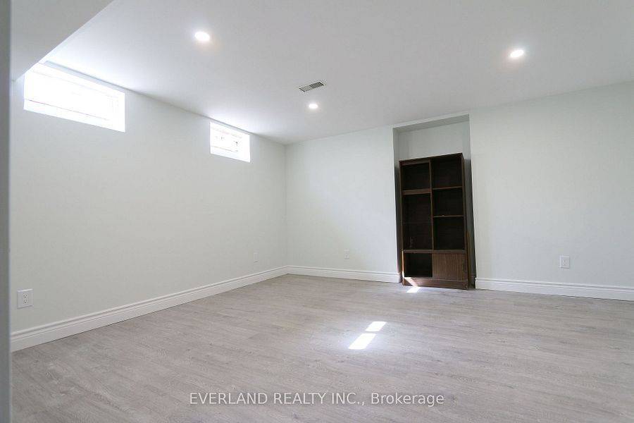 Toronto E11, ON M1X 2C3,4 Hepatica ST #Basment