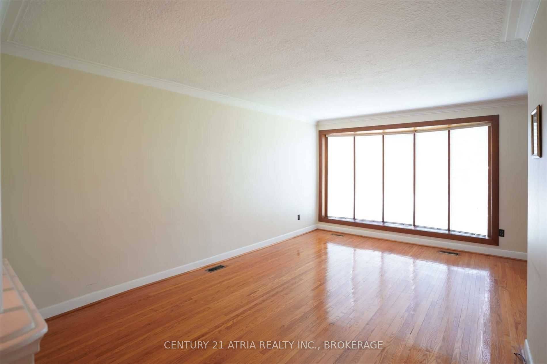 Richmond Hill, ON L4C 2V7,438 Lynett CRES