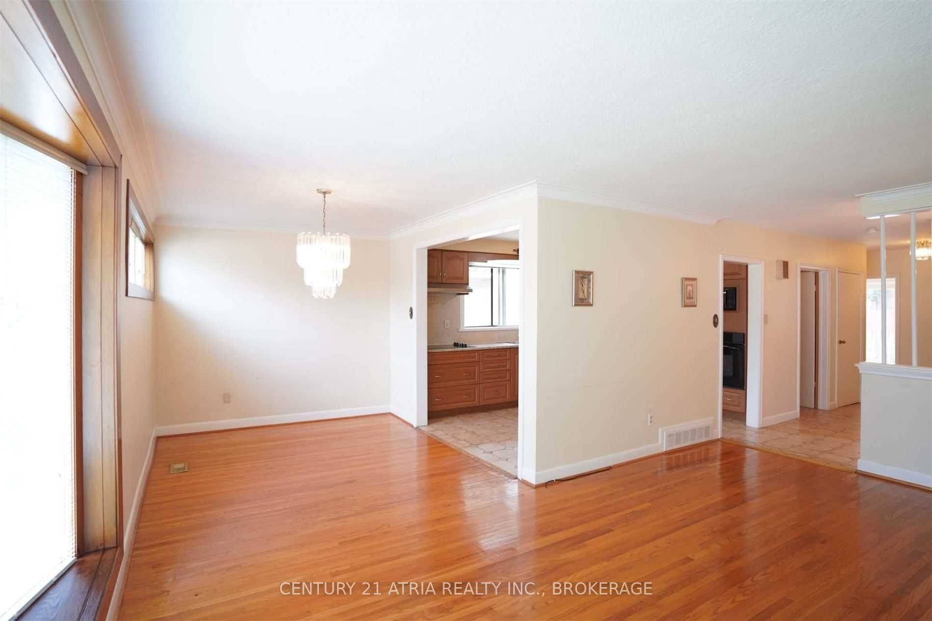 Richmond Hill, ON L4C 2V7,438 Lynett CRES