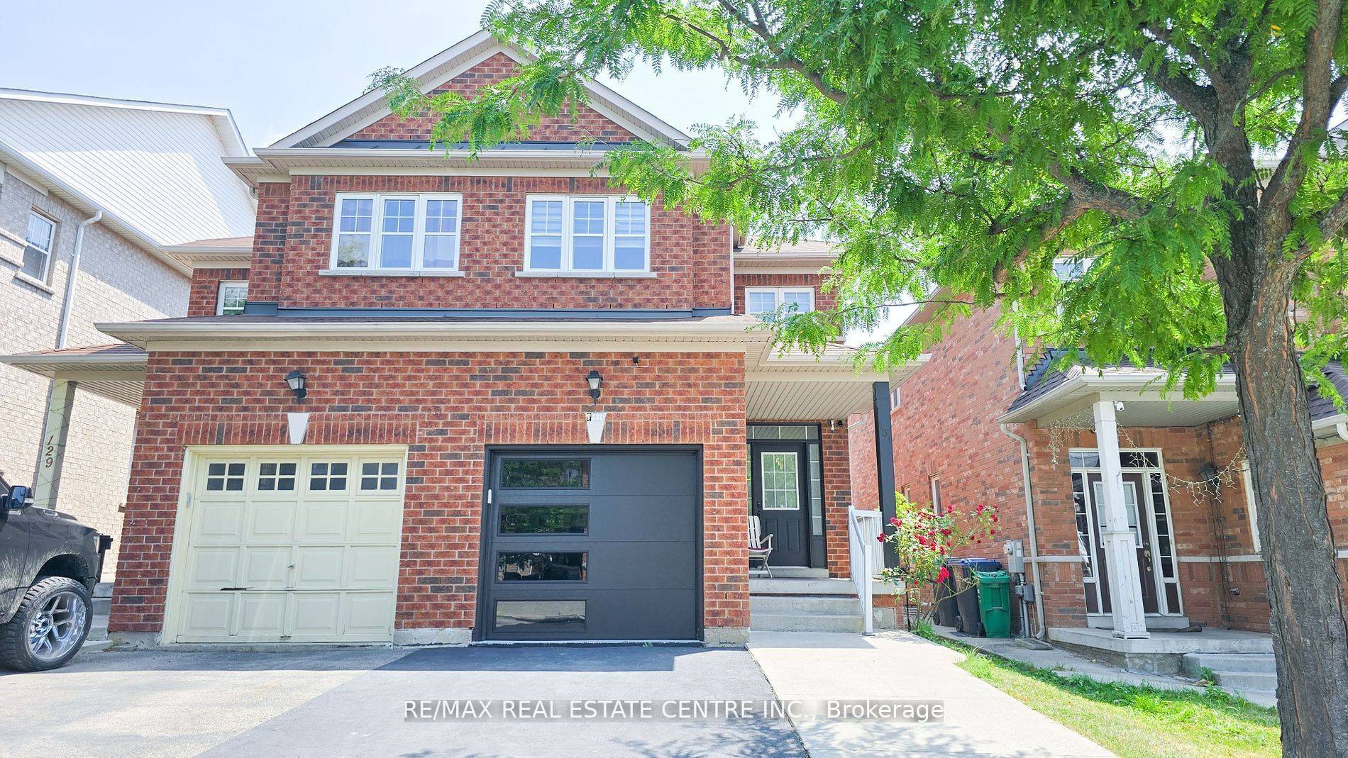 Brampton, ON L6V 4N5,131 Seahorse AVE