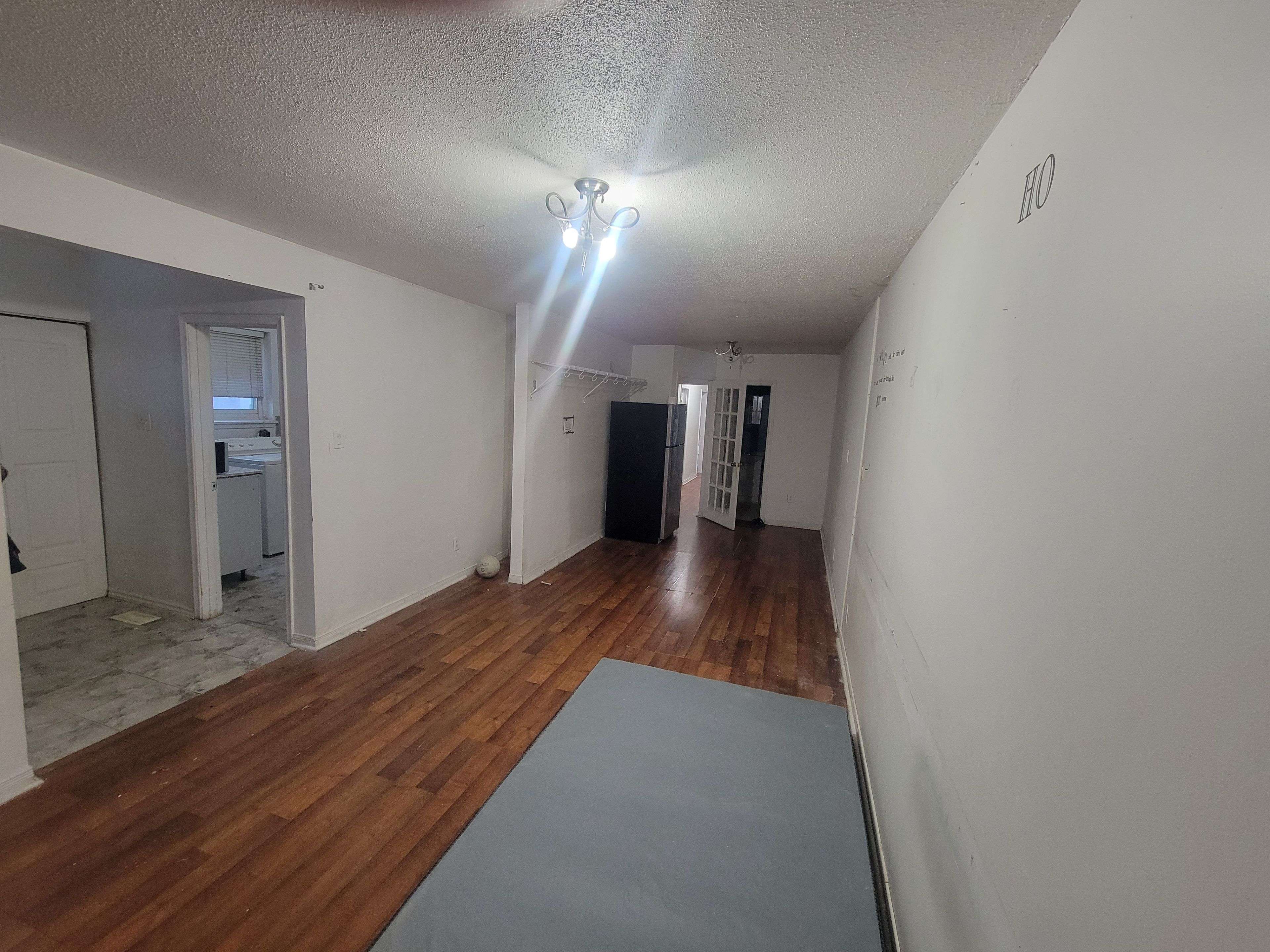 Mississauga, ON L4T 2X4,7335 Darcel AVE