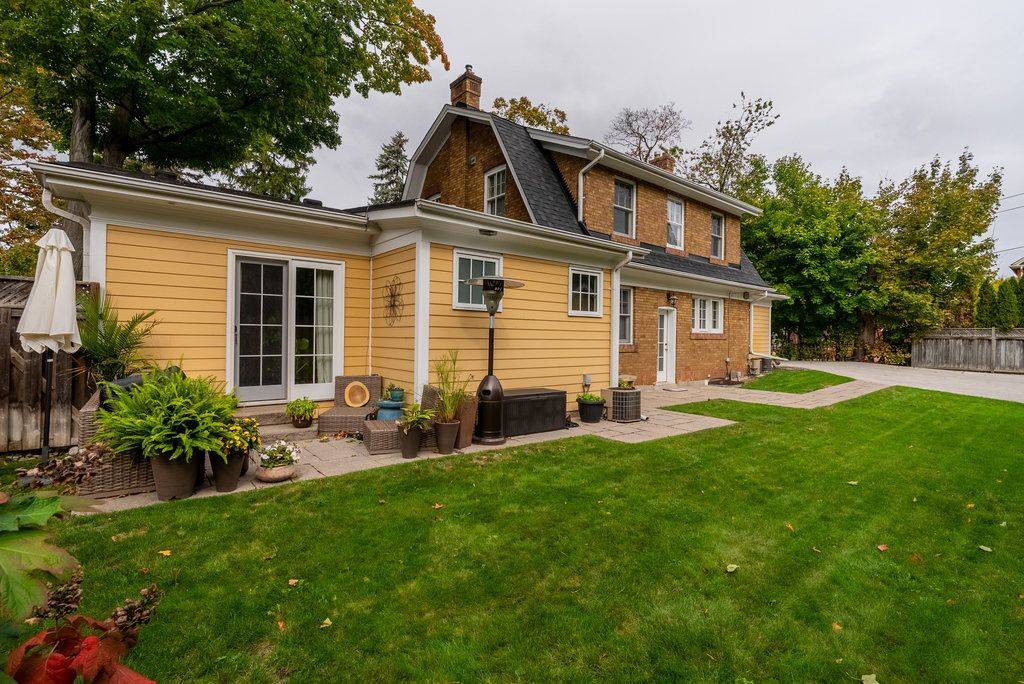 Burlington, ON L7R 1L5,2080 Caroline ST #C