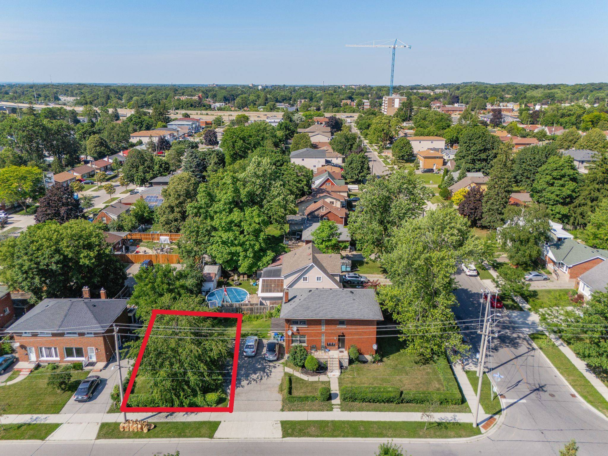 Kitchener, ON N2C 1B3,228A Connaught ST