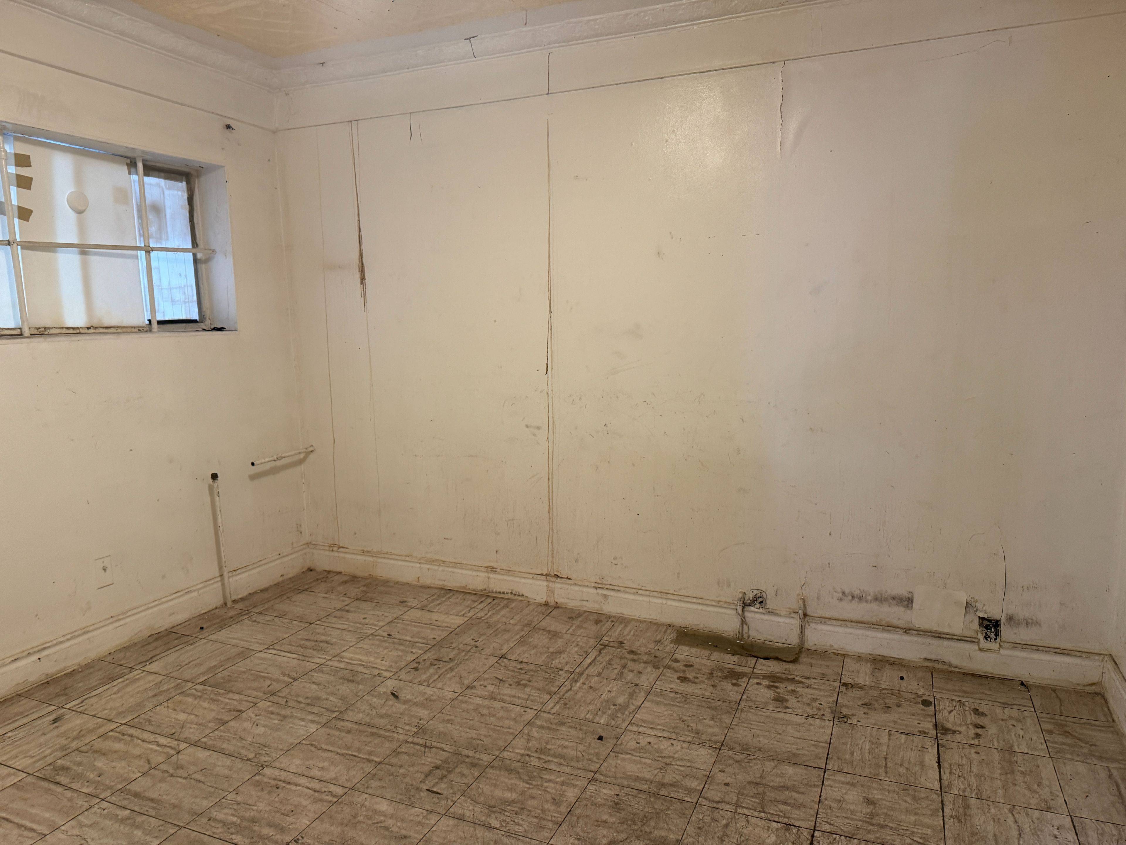 Toronto C01, ON M5S 2M5,176 Brunswick AVE