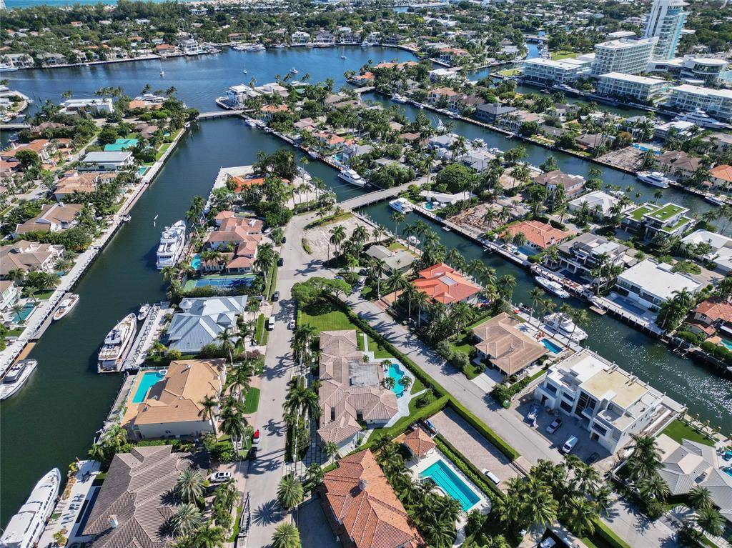 Fort Lauderdale, FL 33316,2520 Laguna Ter