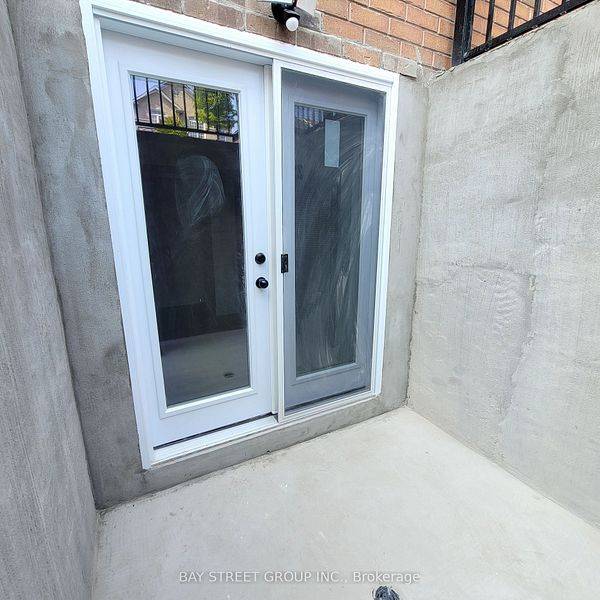 Newmarket, ON L9N 0B7,43 Herefordshire CRES #UNIT 2