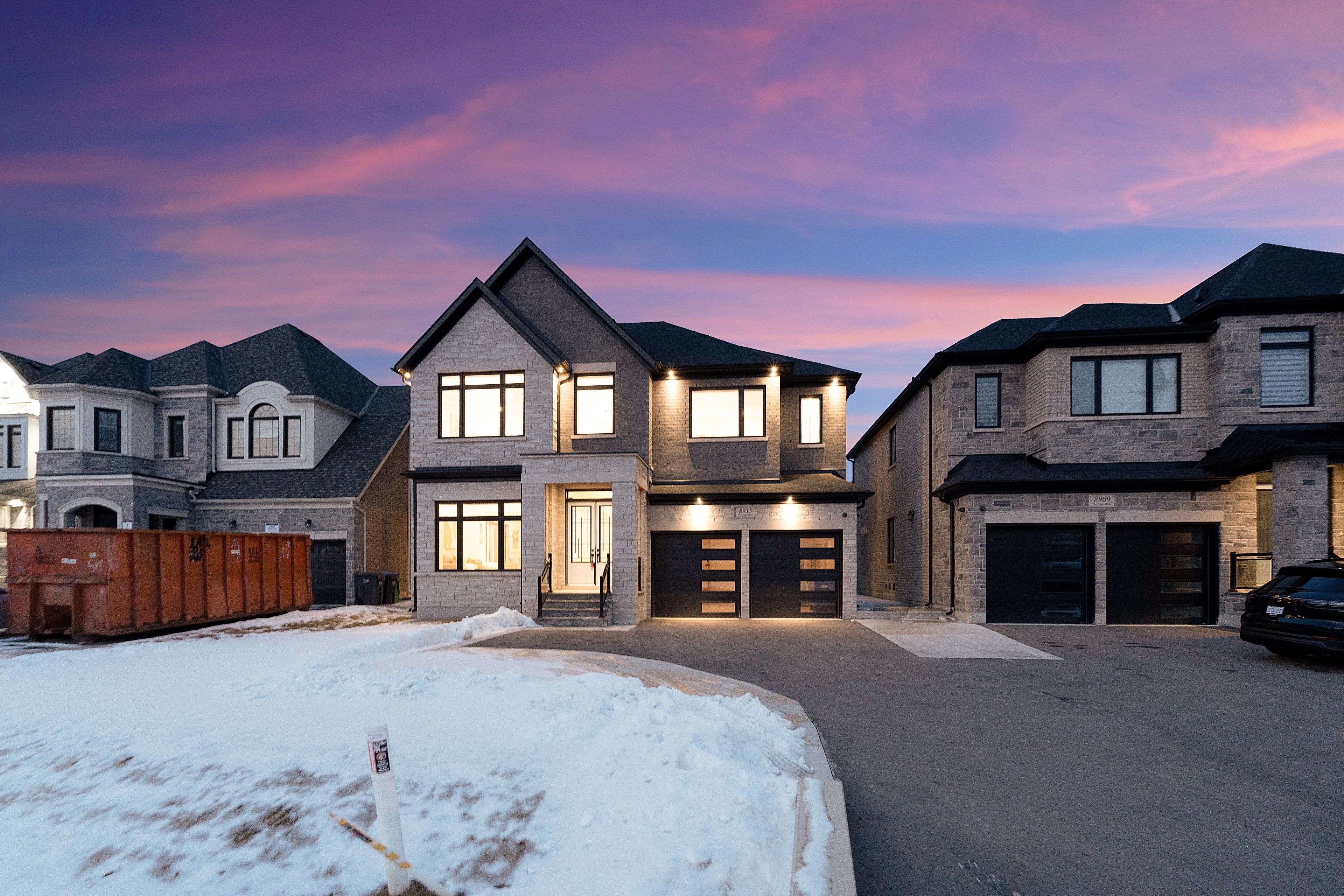 Brampton, ON L6Y 0E4,8915 Heritage RD #Upper