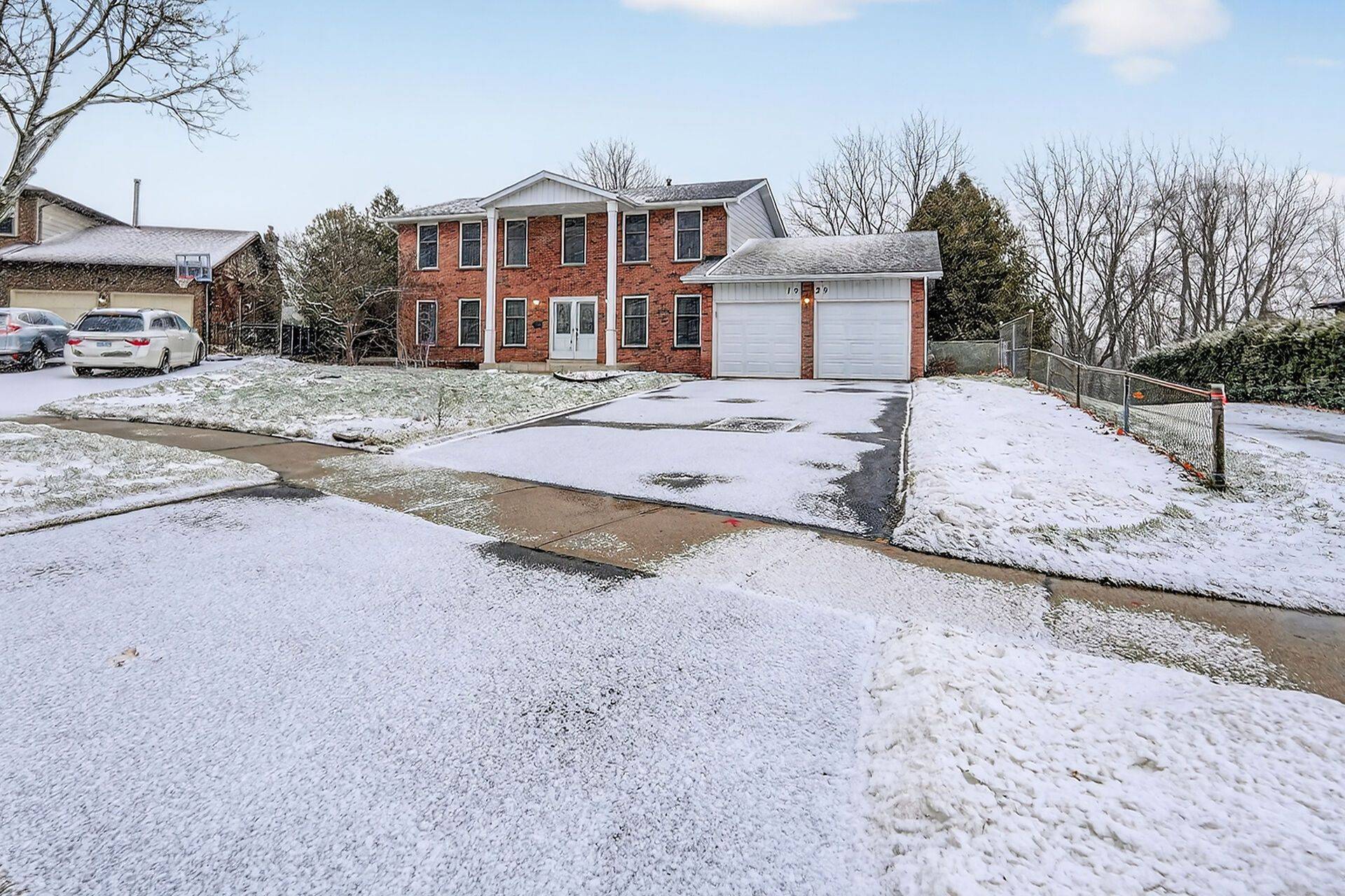 Burlington, ON L7P 3H4,1929 Fieldgate DR