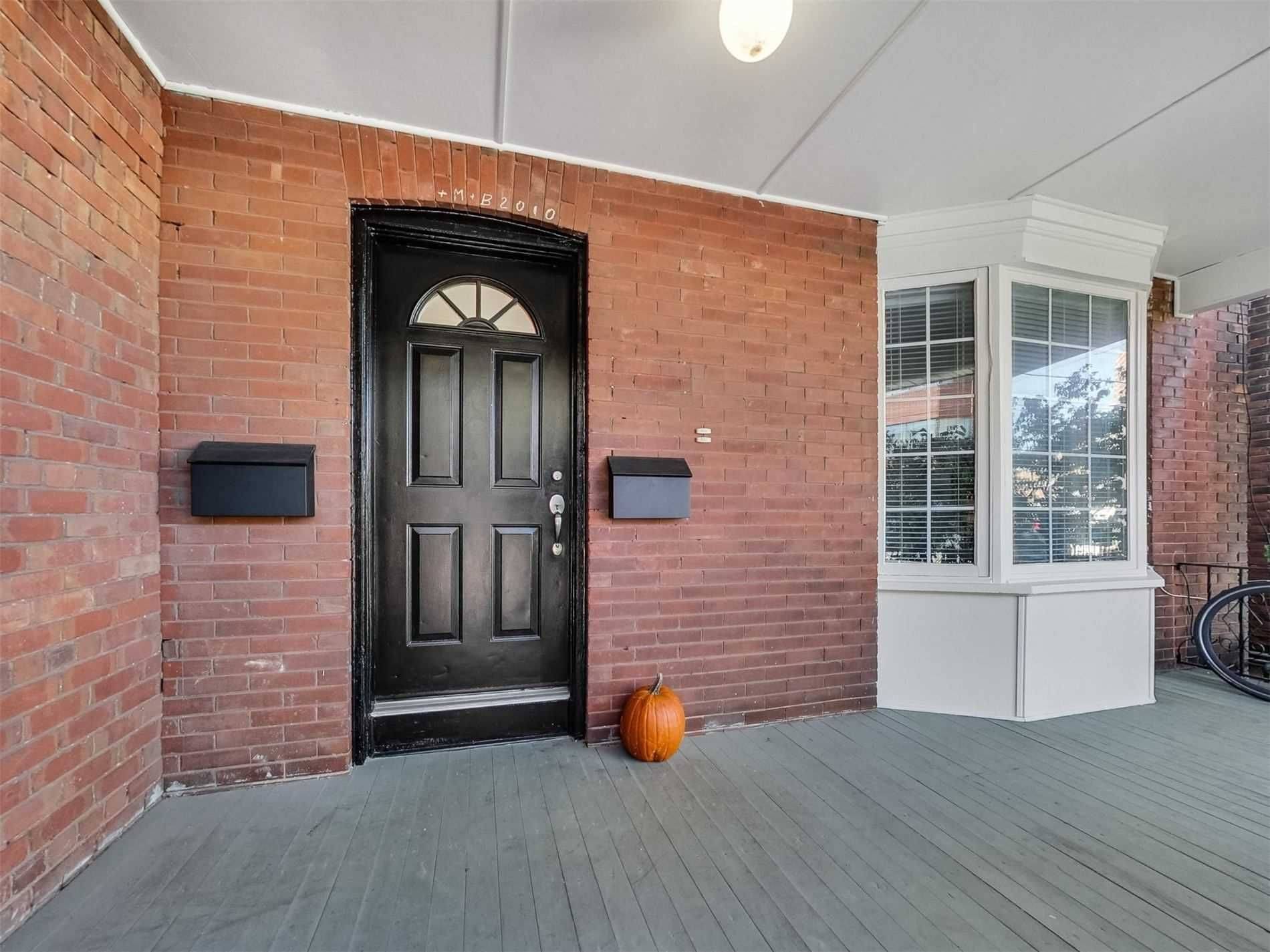 Toronto W01, ON M6R 1X6,2251 Dundas ST W #Main Fl