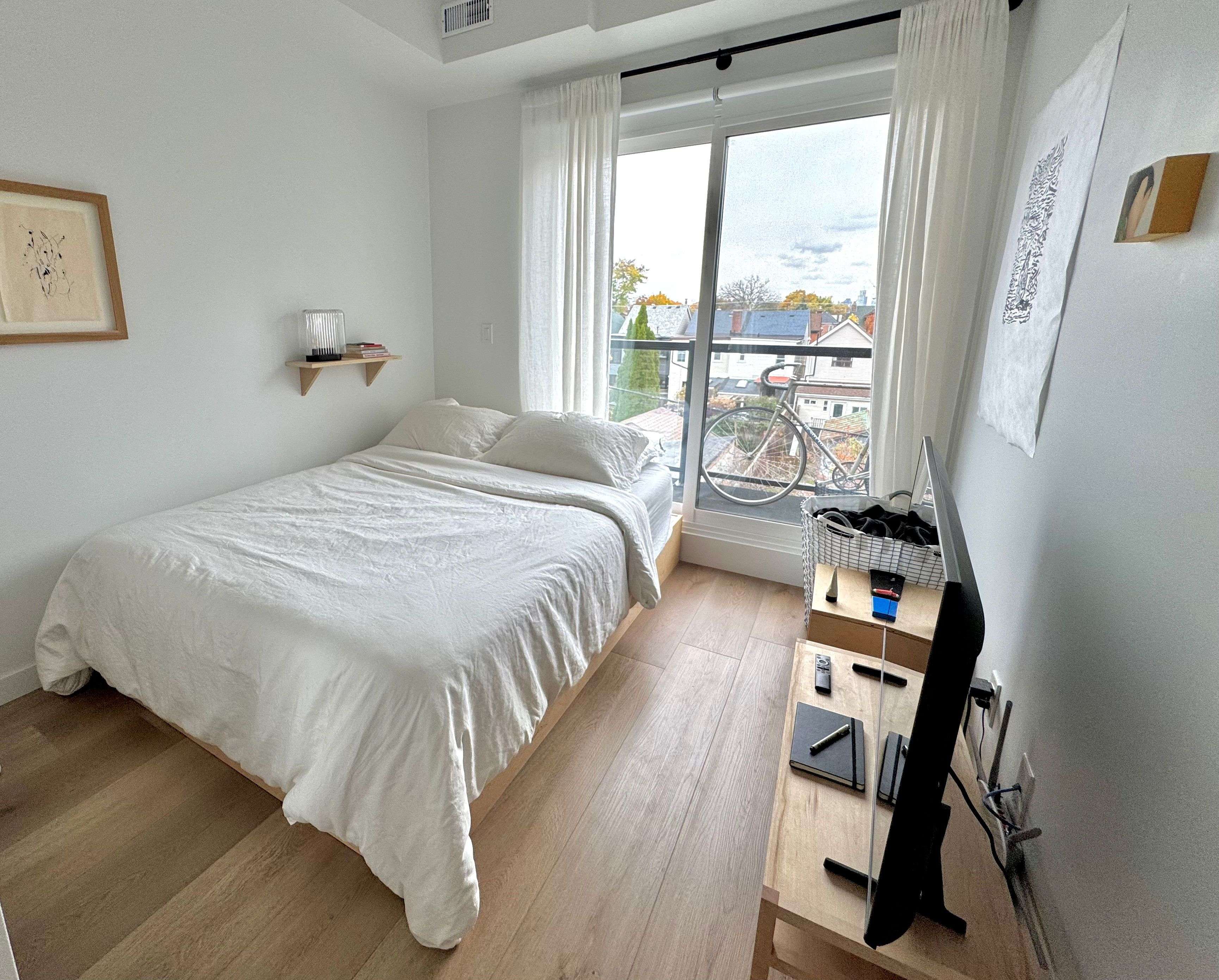 Toronto W02, ON M6H 4B5,1103 Dufferin ST #8