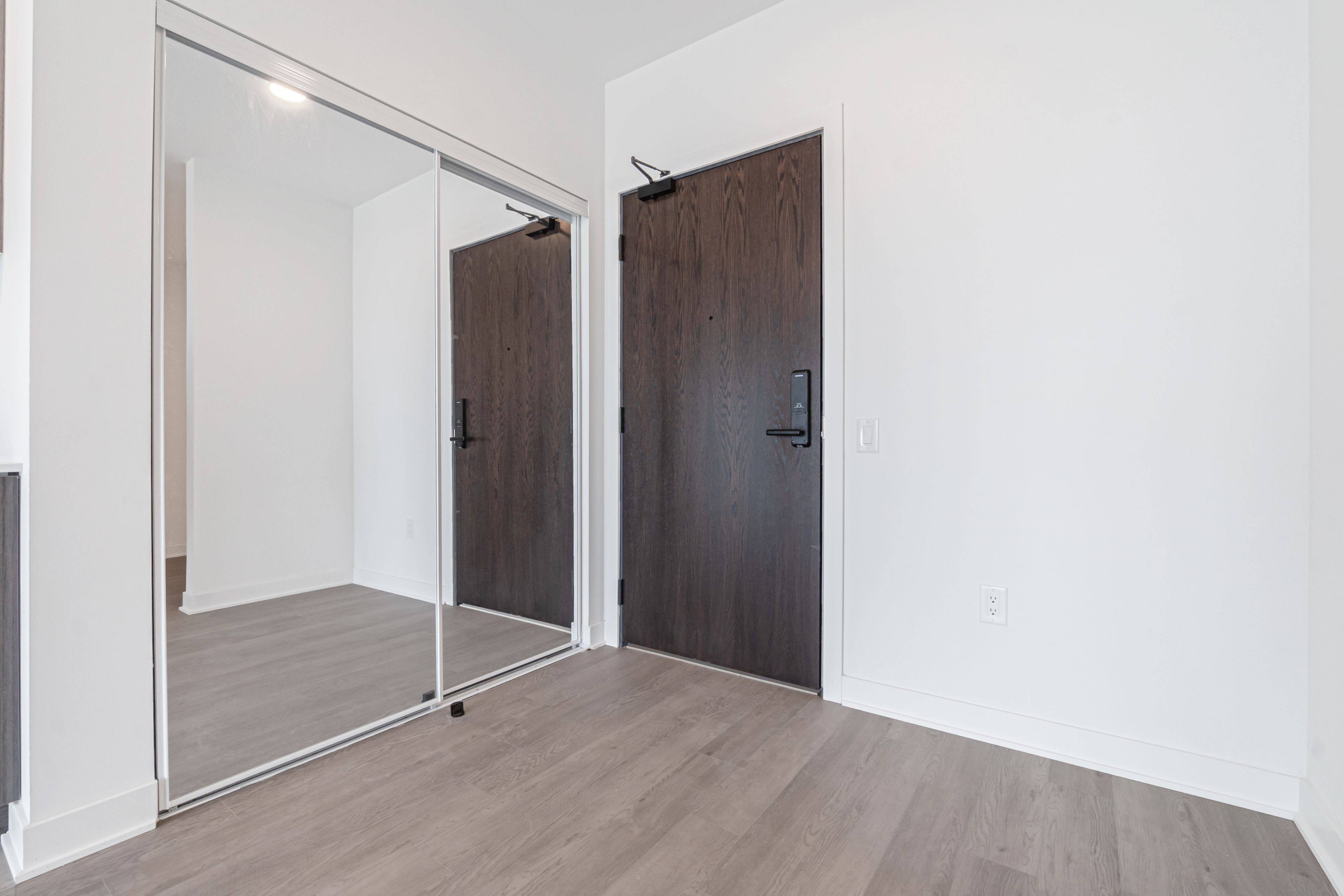 Hamilton, ON L8E 0L3,2782 Barton ST E #1609