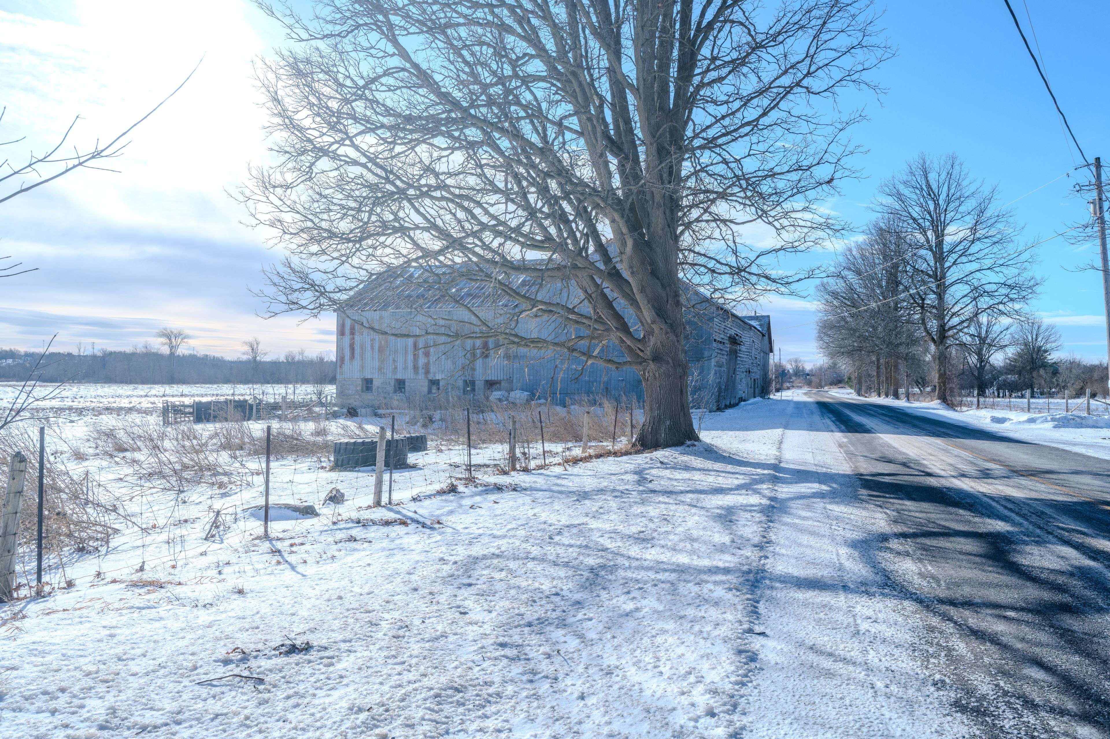 Loyalist, ON K0H 2H0,888 Simmons RD