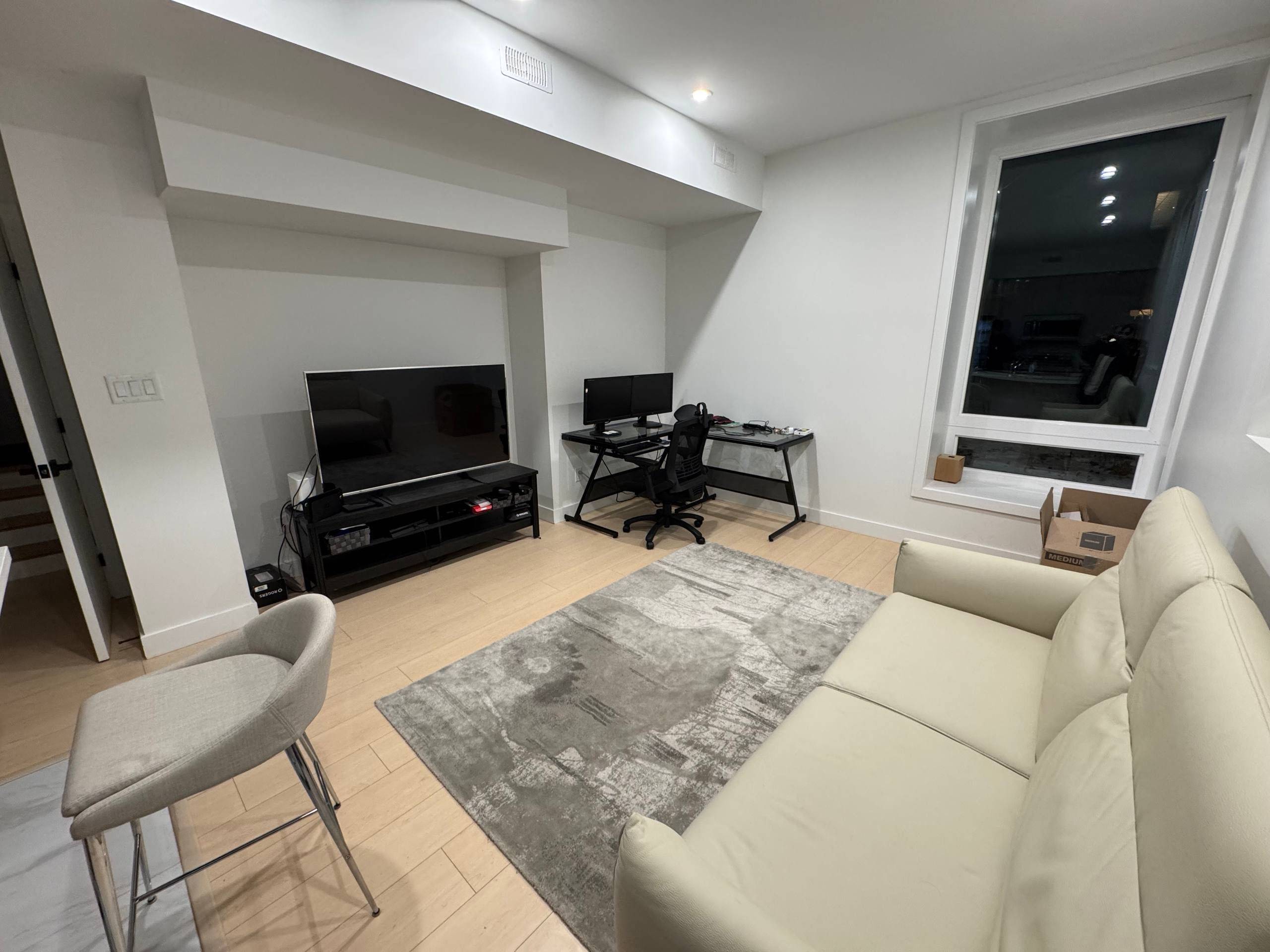 Tunneys Pasture And Ottawa West, ON K1Y 0V9,4B Huron AVE N #2