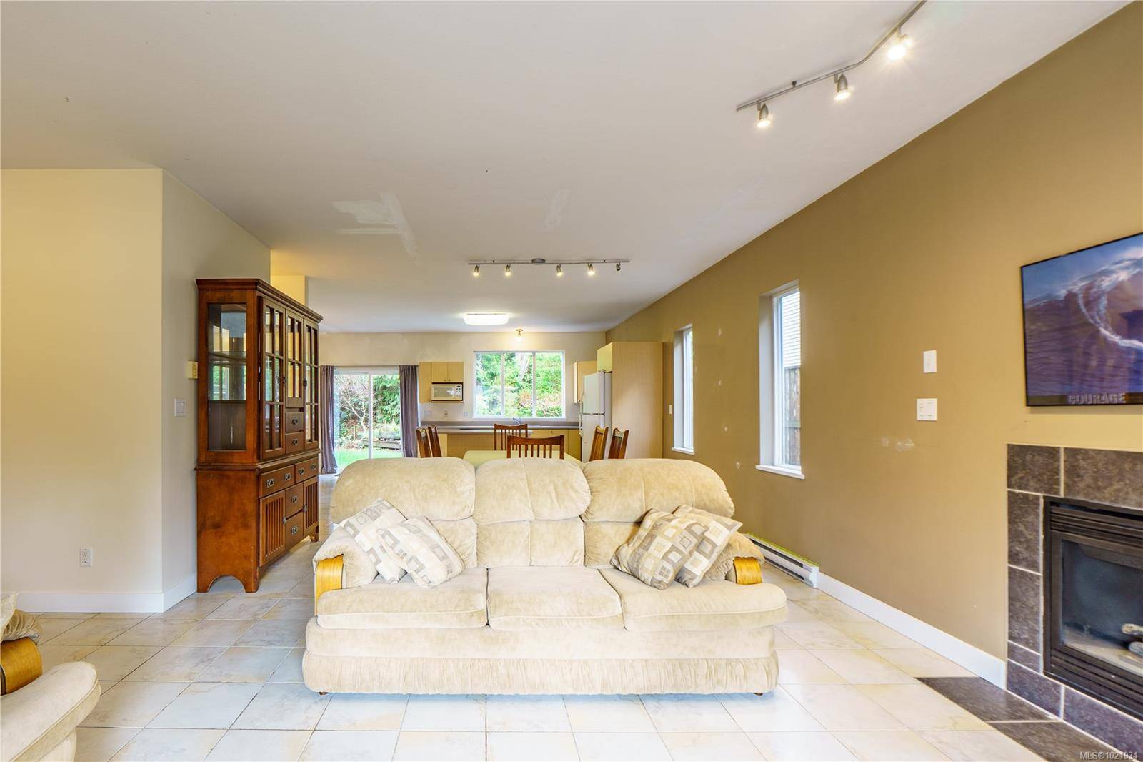 Tofino, BC V0R 2Z0,809 ocean park Dr