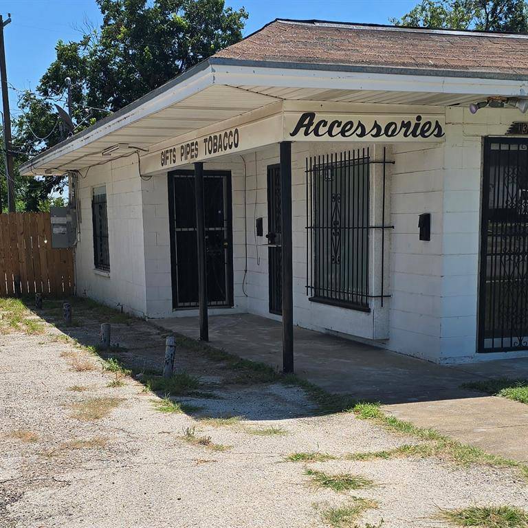 Fort Worth, TX 76104,1325 S Riverside Drive