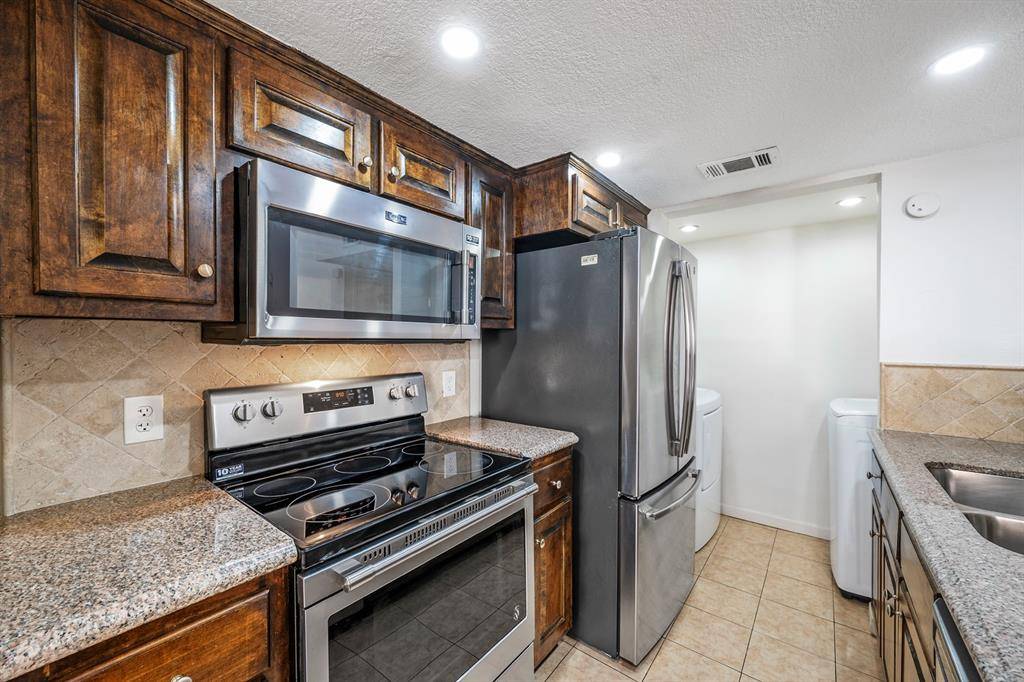 1837 Amber Lane, Carrollton, TX 75007