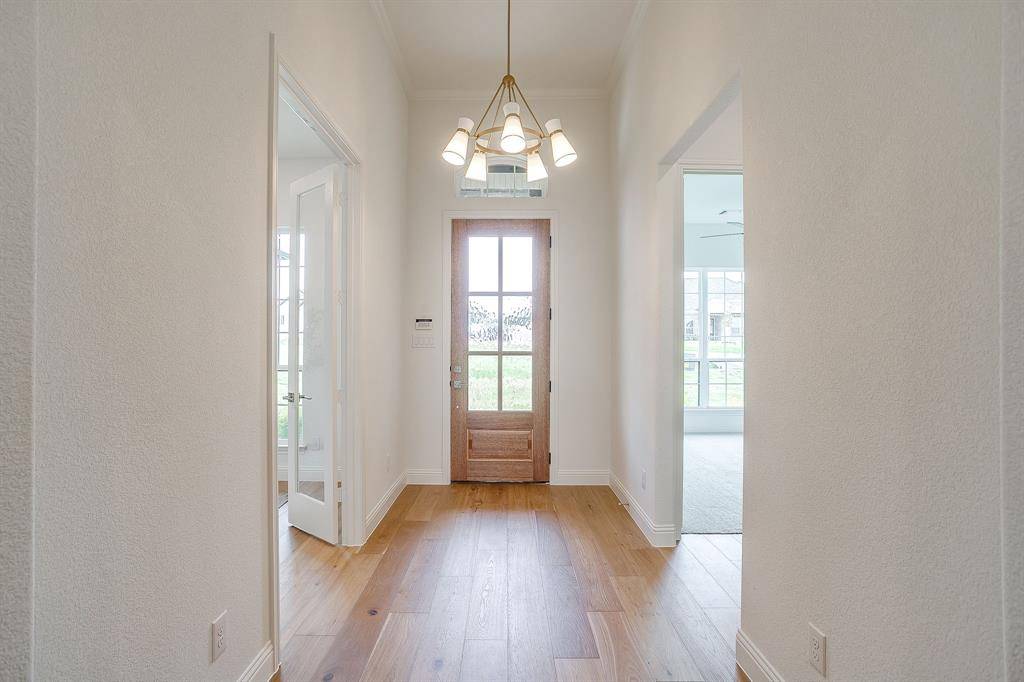 Azle, TX 76020,320 Slimp Bluff