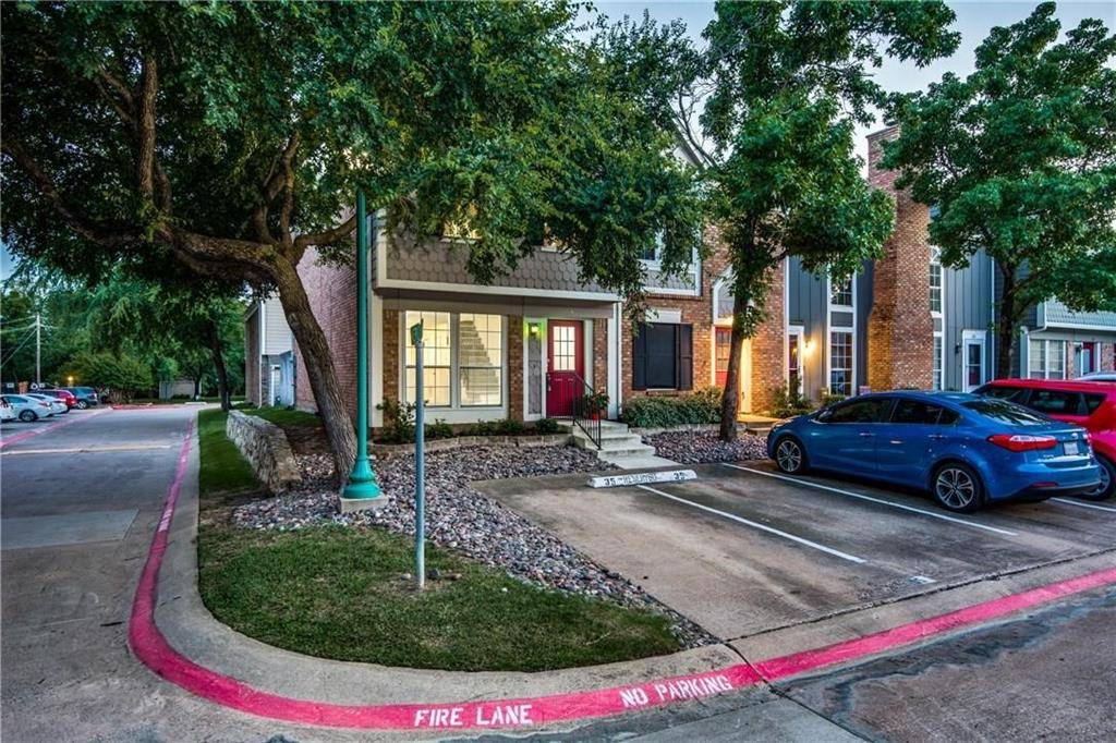 Euless, TX 76039,35 Abbey Road