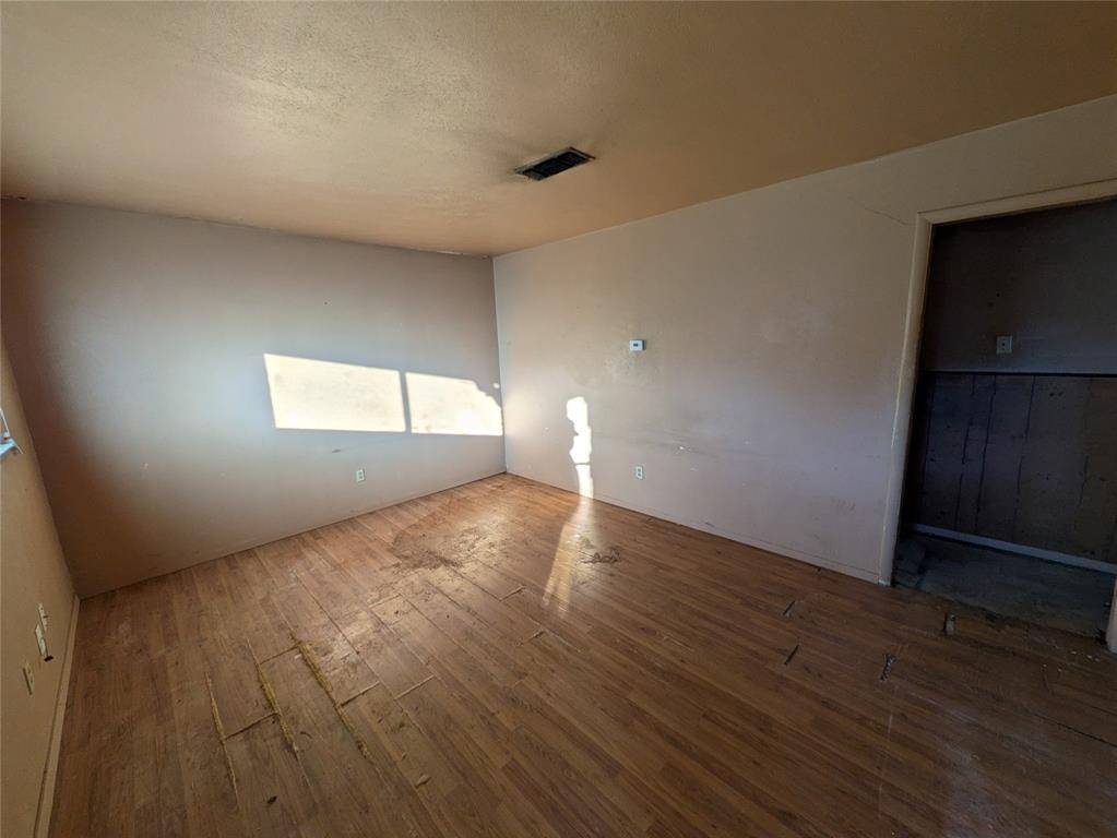 Fort Worth, TX 76112,2209 Hooks Lane