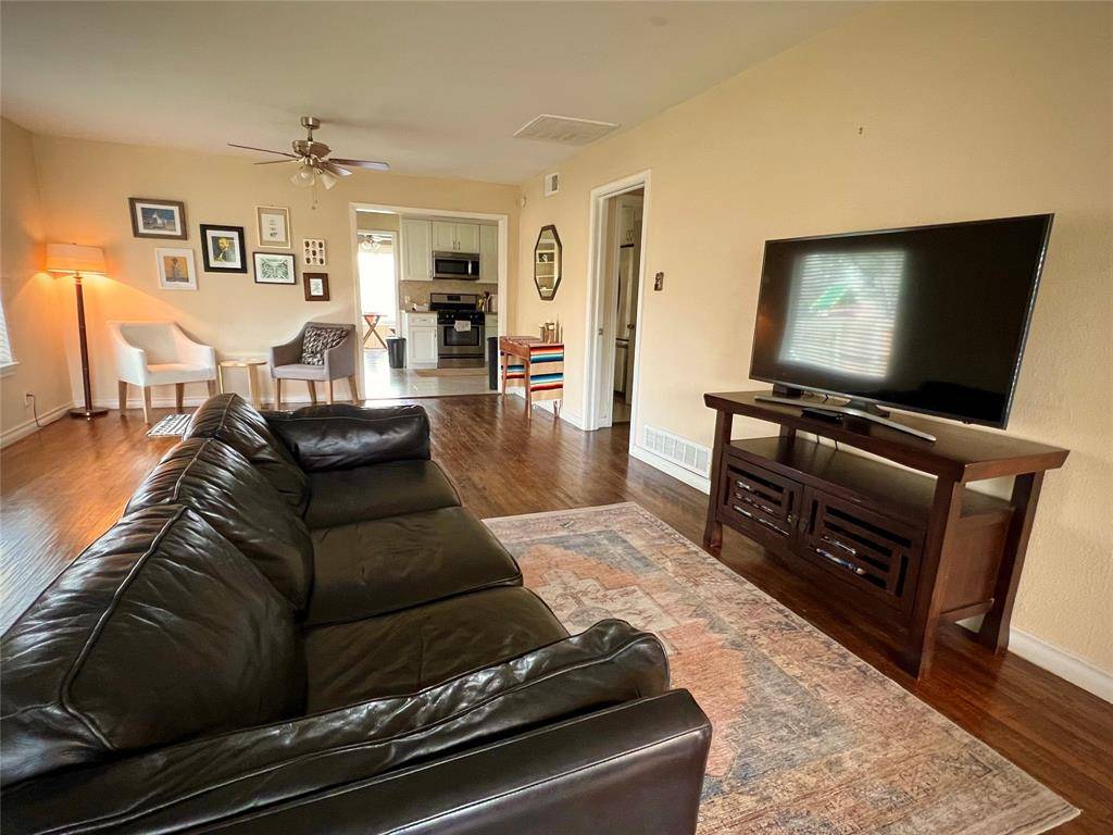 Dallas, TX 75224,3472 Rugged Drive