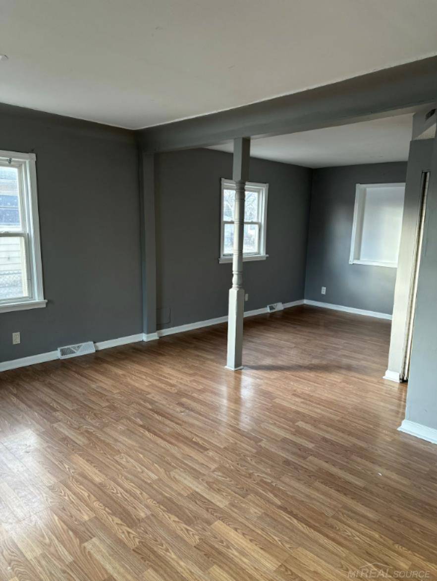 Warren, MI 48089,8701 Toepfer RD