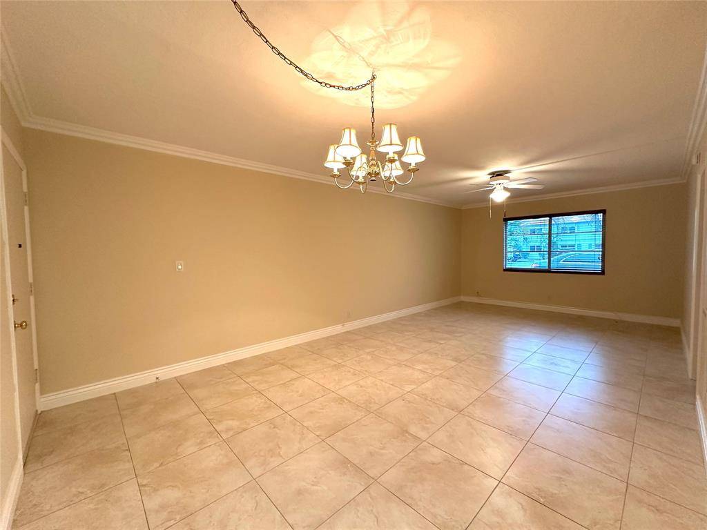 Oakland Park, FL 33311,659 W Oakland Park Blvd #120C