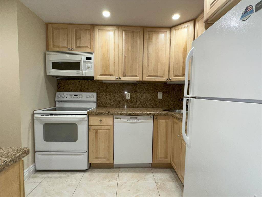 Oakland Park, FL 33311,659 W Oakland Park Blvd #120C