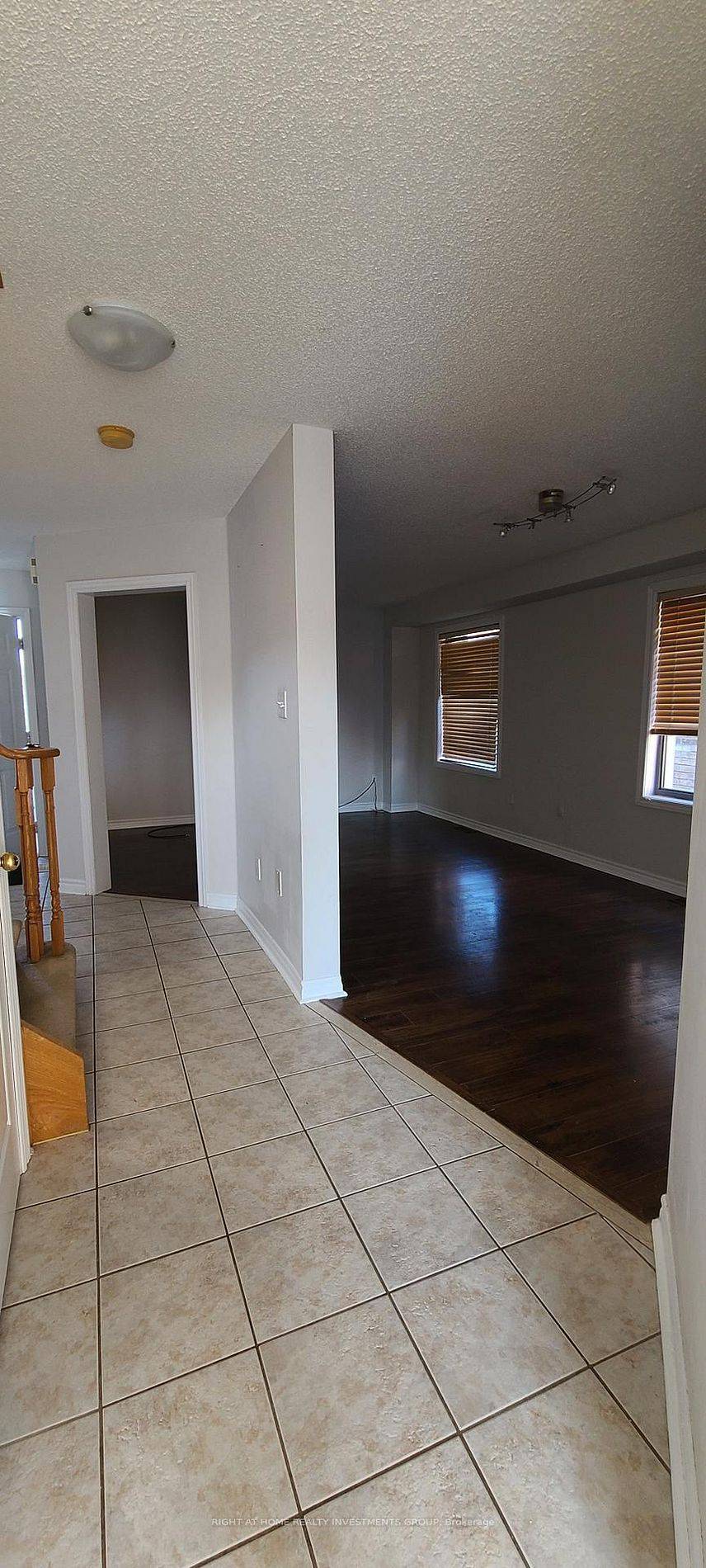 Barrie, ON L4N 0W3,38 Lang DR #upper unit