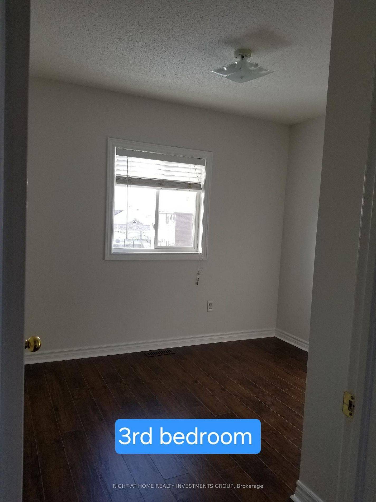 Barrie, ON L4N 0W3,38 Lang DR #upper unit